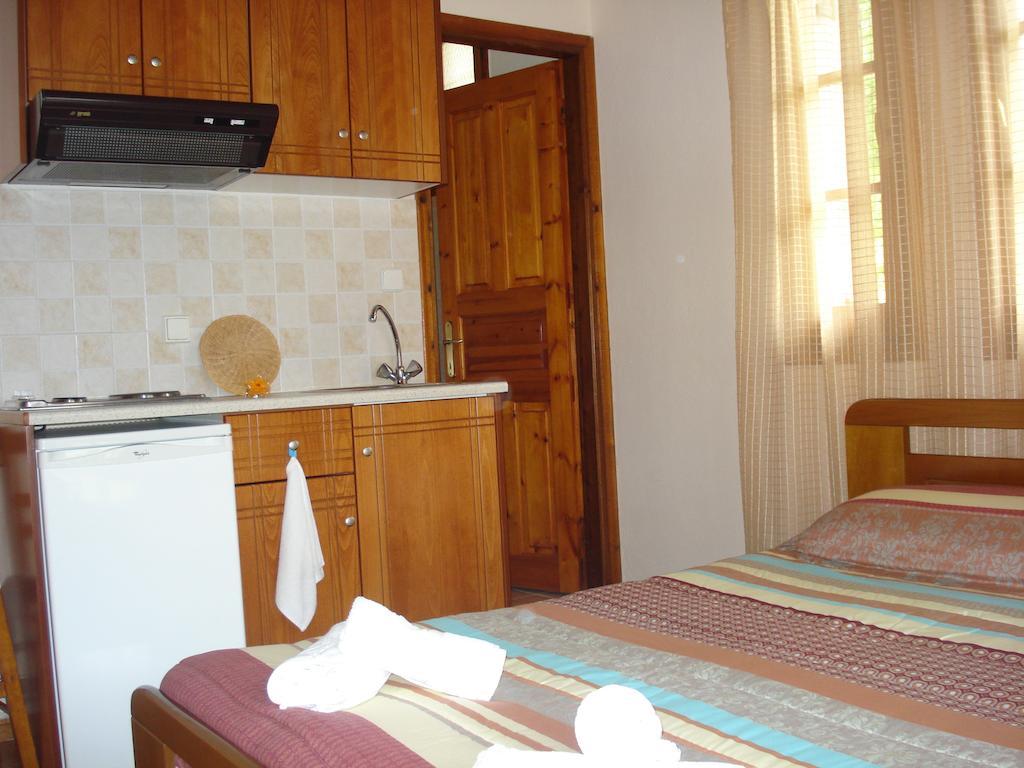 Alkmini Hotel Áyios Dhimítrios Kültér fotó