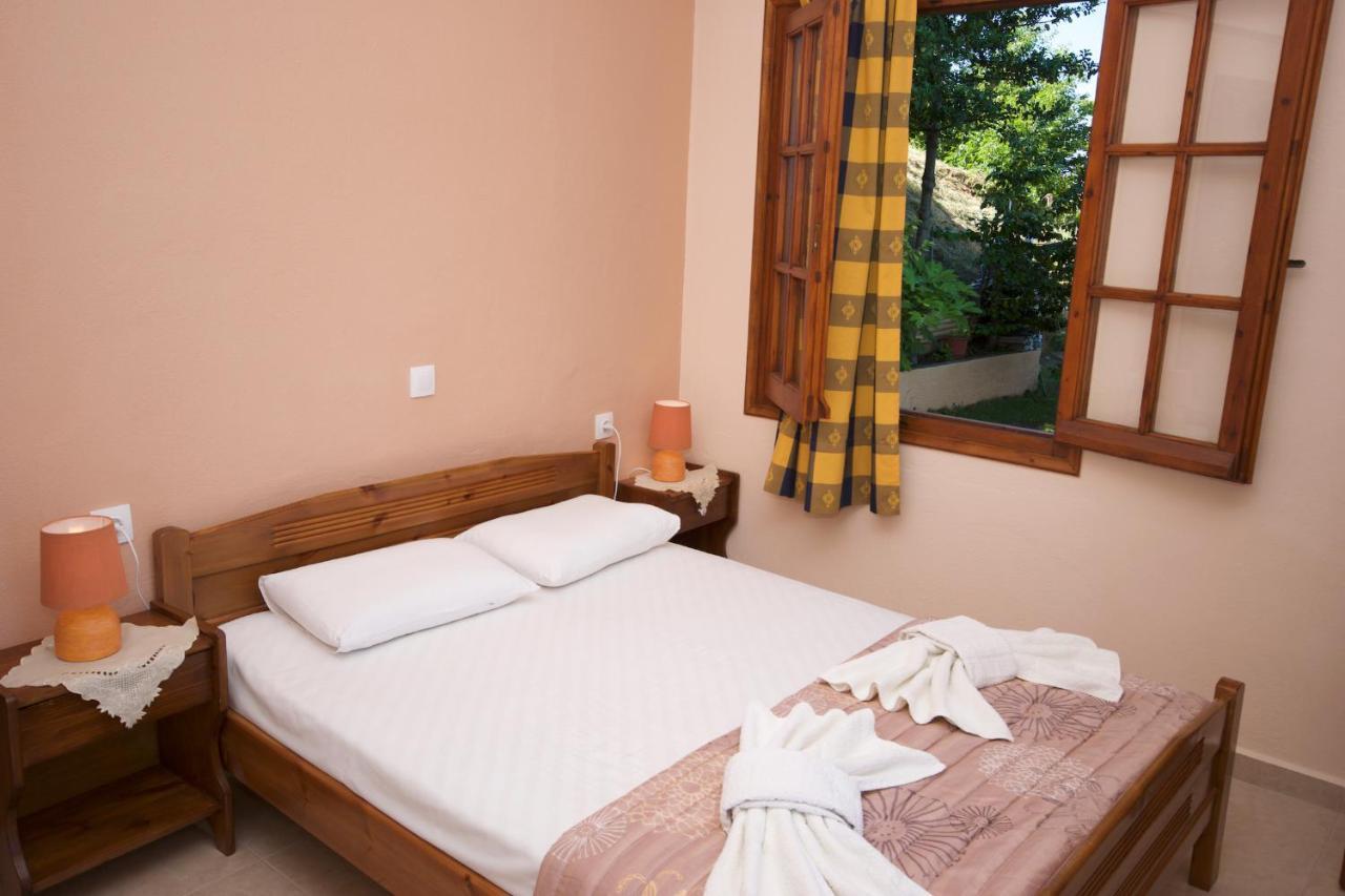 Alkmini Hotel Áyios Dhimítrios Kültér fotó